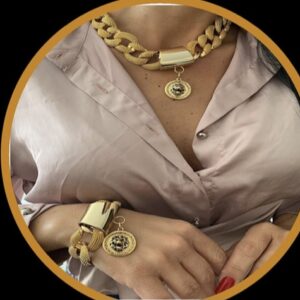 Conjunto craquelado italiano, corrente e pulseira, banhado a ouro e verniz italiano.